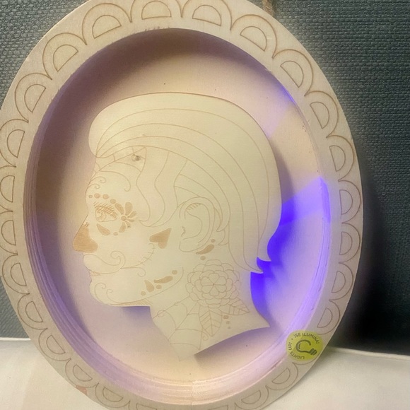 LED light up wooden face….it rotates through all of the colors…. Craft to paint - Picture 2 of 3